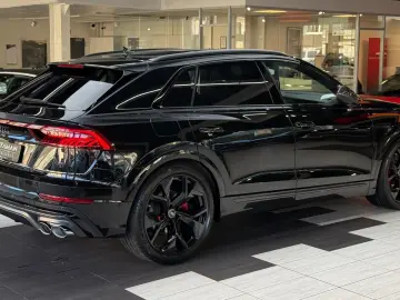 AUDI SQ8 4.0 TFSI Q competition plus Pano HuD B&O 23