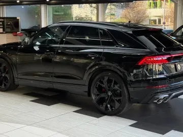 AUDI SQ8 4.0 TFSI Q competition plus Pano HuD B&O 23