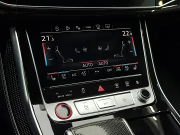 AUDI SQ8 4.0 TFSI Q competition plus Pano HuD B&O 23