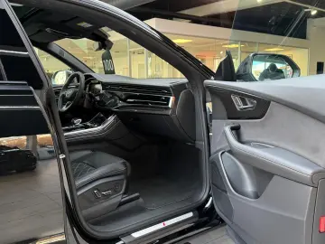 AUDI SQ8 4.0 TFSI Q competition plus Pano HuD B&O 23