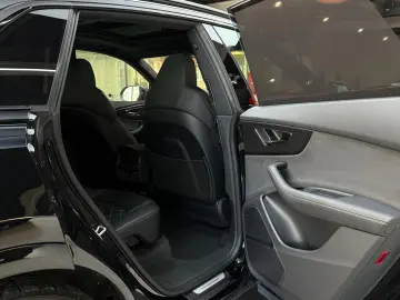 AUDI SQ8 4.0 TFSI Q competition plus Pano HuD B&O 23