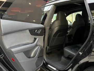 AUDI SQ8 4.0 TFSI Q competition plus Pano HuD B&O 23