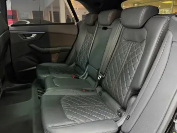 AUDI SQ8 4.0 TFSI Q competition plus Pano HuD B&O 23
