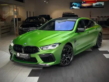 BMW M8 Competition M Carbon B&W Driver´s TV NP206