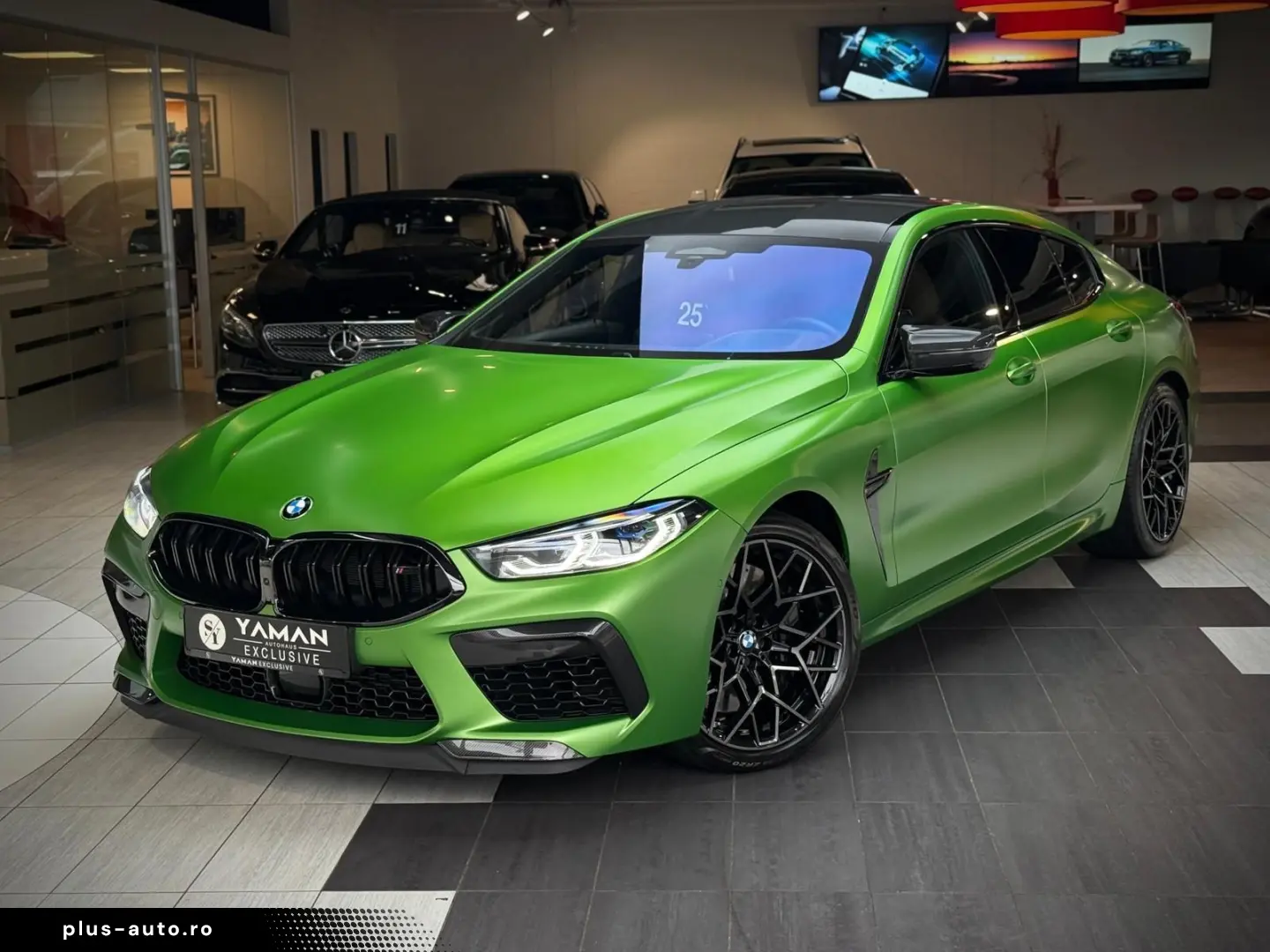 BMW M8 Competition M Carbon B&W Driver´s TV NP206