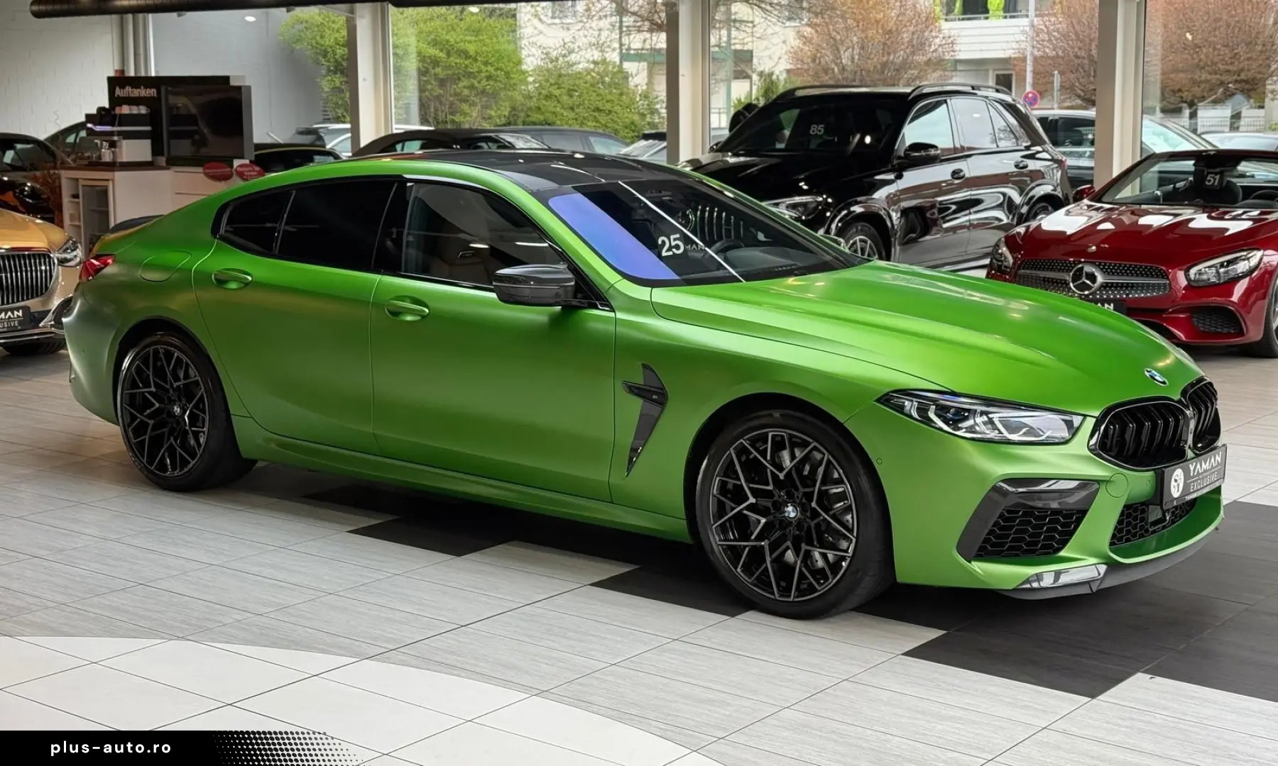 BMW M8 Competition M Carbon B&W Driver´s TV NP206