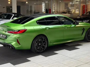 BMW M8 Competition M Carbon B&W Driver´s TV NP206
