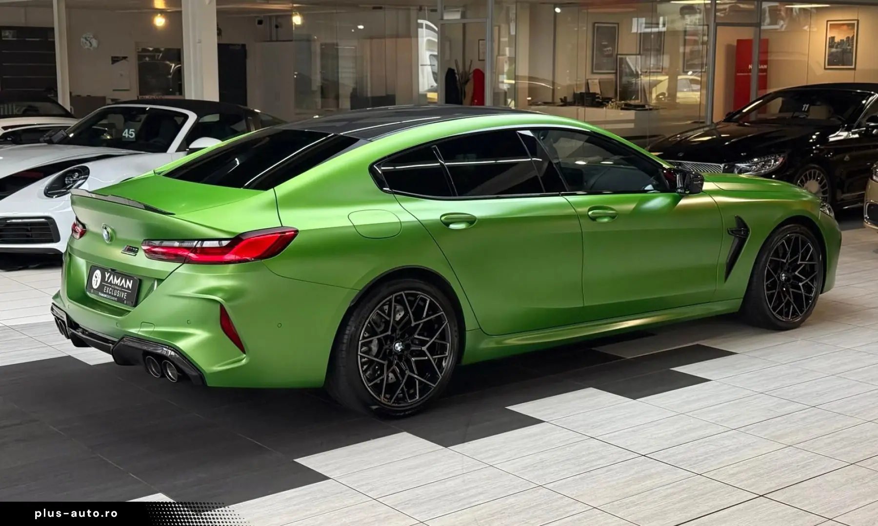BMW M8 Competition M Carbon B&W Driver´s TV NP206