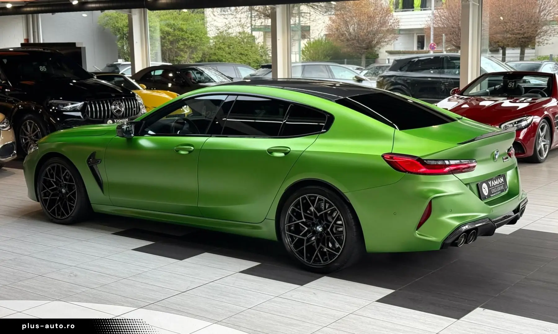 BMW M8 Competition M Carbon B&W Driver´s TV NP206