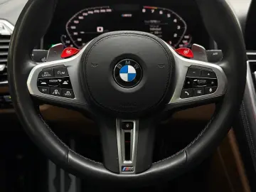 BMW M8 Competition M Carbon B&W Driver´s TV NP206