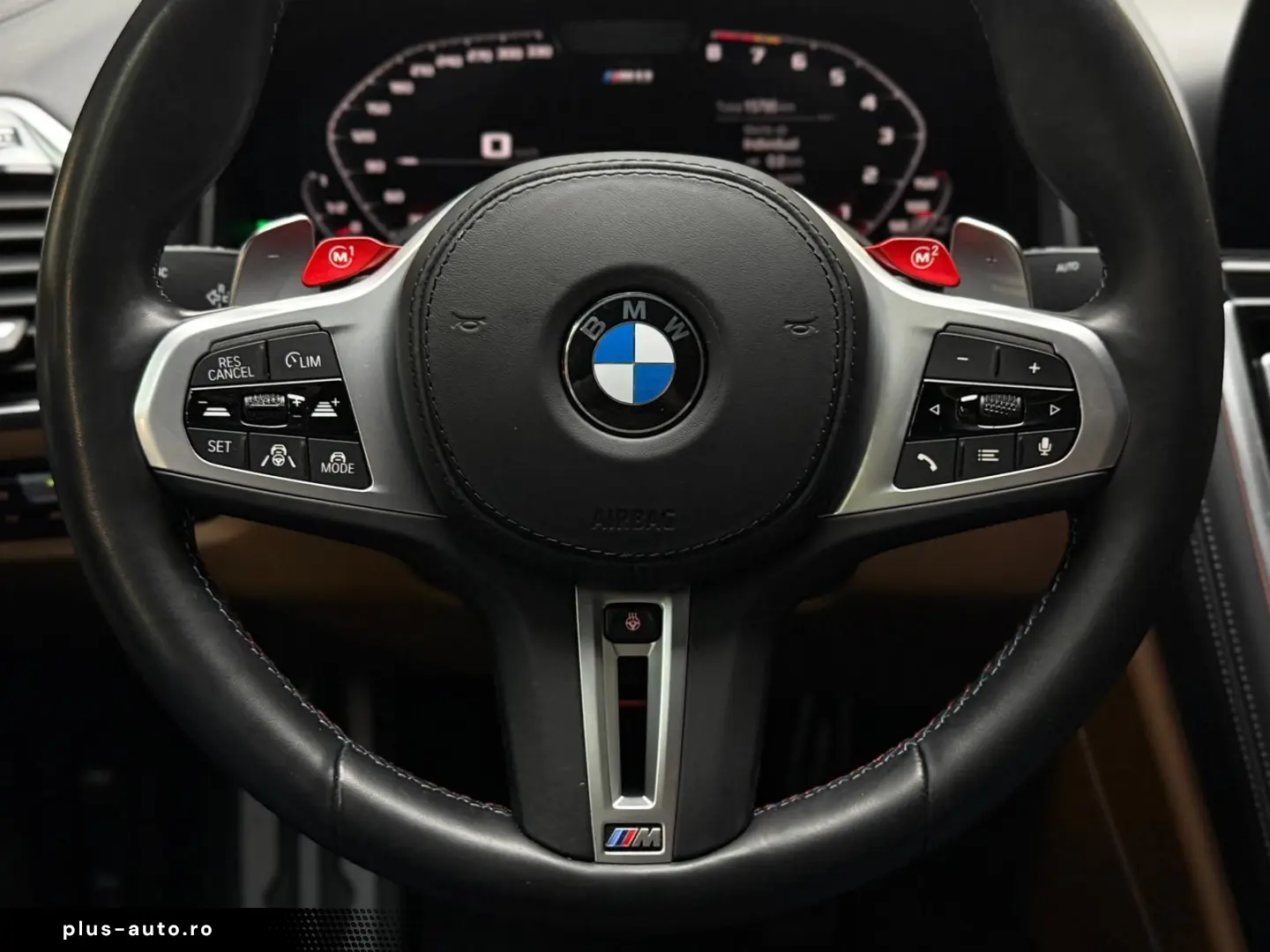 BMW M8 Competition M Carbon B&W Driver´s TV NP206