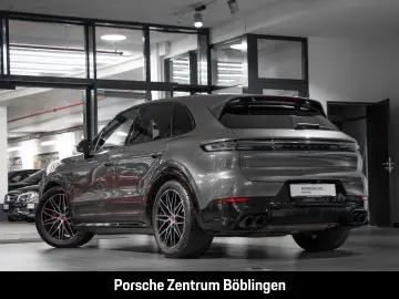 PORSCHE Cayenne GTS Sportabgas LED-Matrix