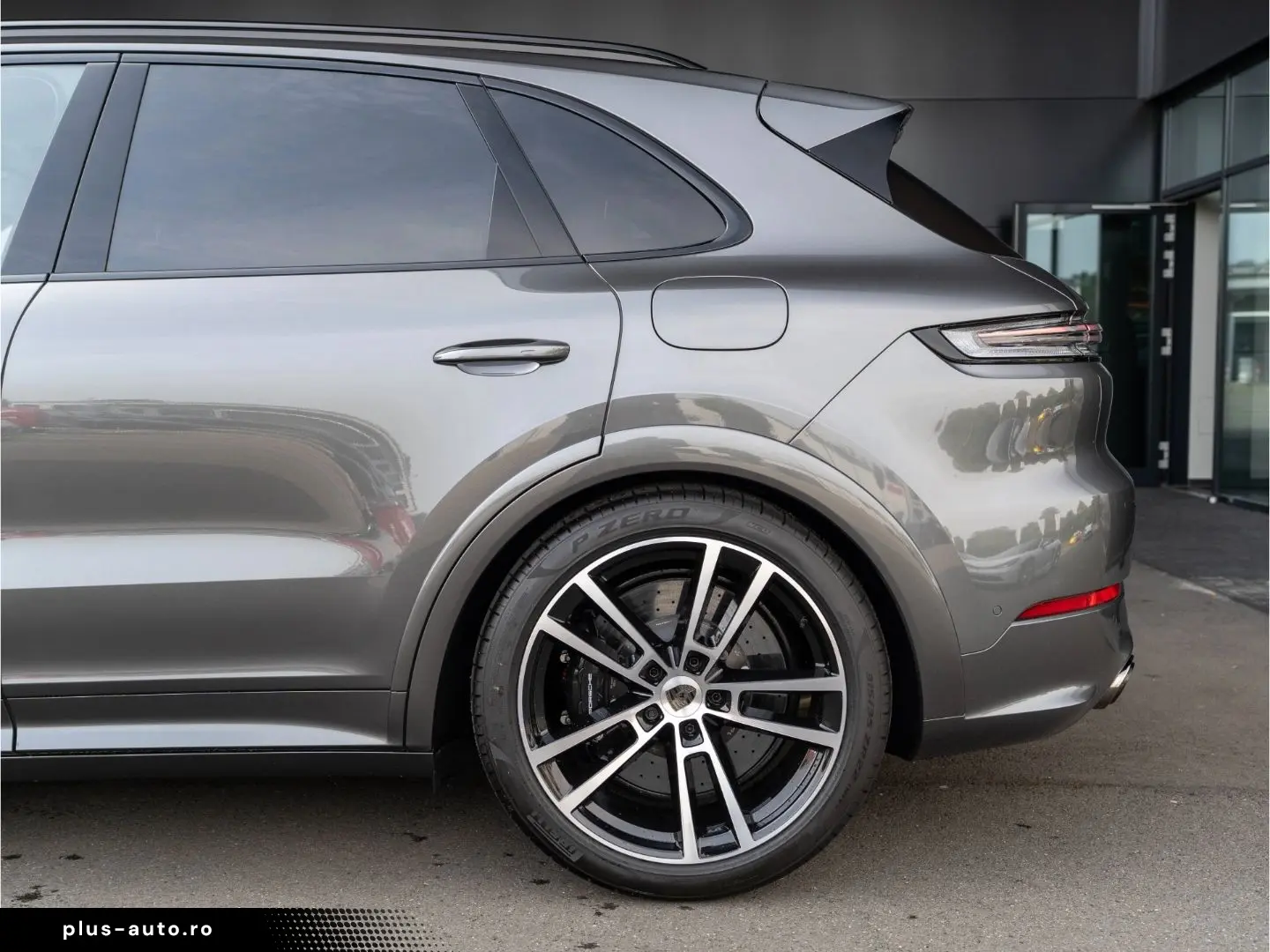 PORSCHE Cayenne Turbo E-Hybrid Burmester PDCC Massage