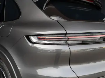 PORSCHE Cayenne Turbo E-Hybrid Burmester PDCC Massage