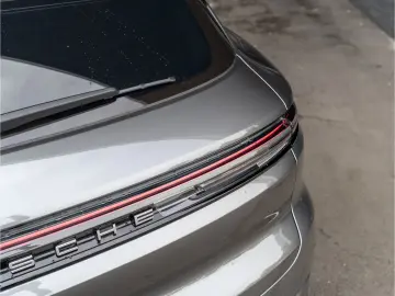 PORSCHE Cayenne Turbo E-Hybrid Burmester PDCC Massage