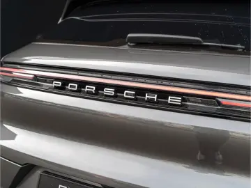 PORSCHE Cayenne Turbo E-Hybrid Burmester PDCC Massage