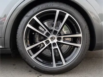 PORSCHE Cayenne Turbo E-Hybrid Burmester PDCC Massage