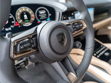 PORSCHE Cayenne Turbo E-Hybrid Burmester PDCC Massage