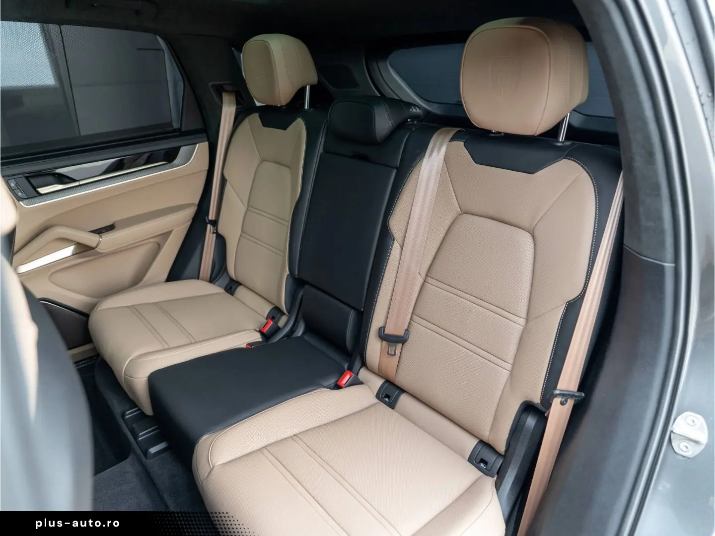 PORSCHE Cayenne Turbo E-Hybrid Burmester PDCC Massage