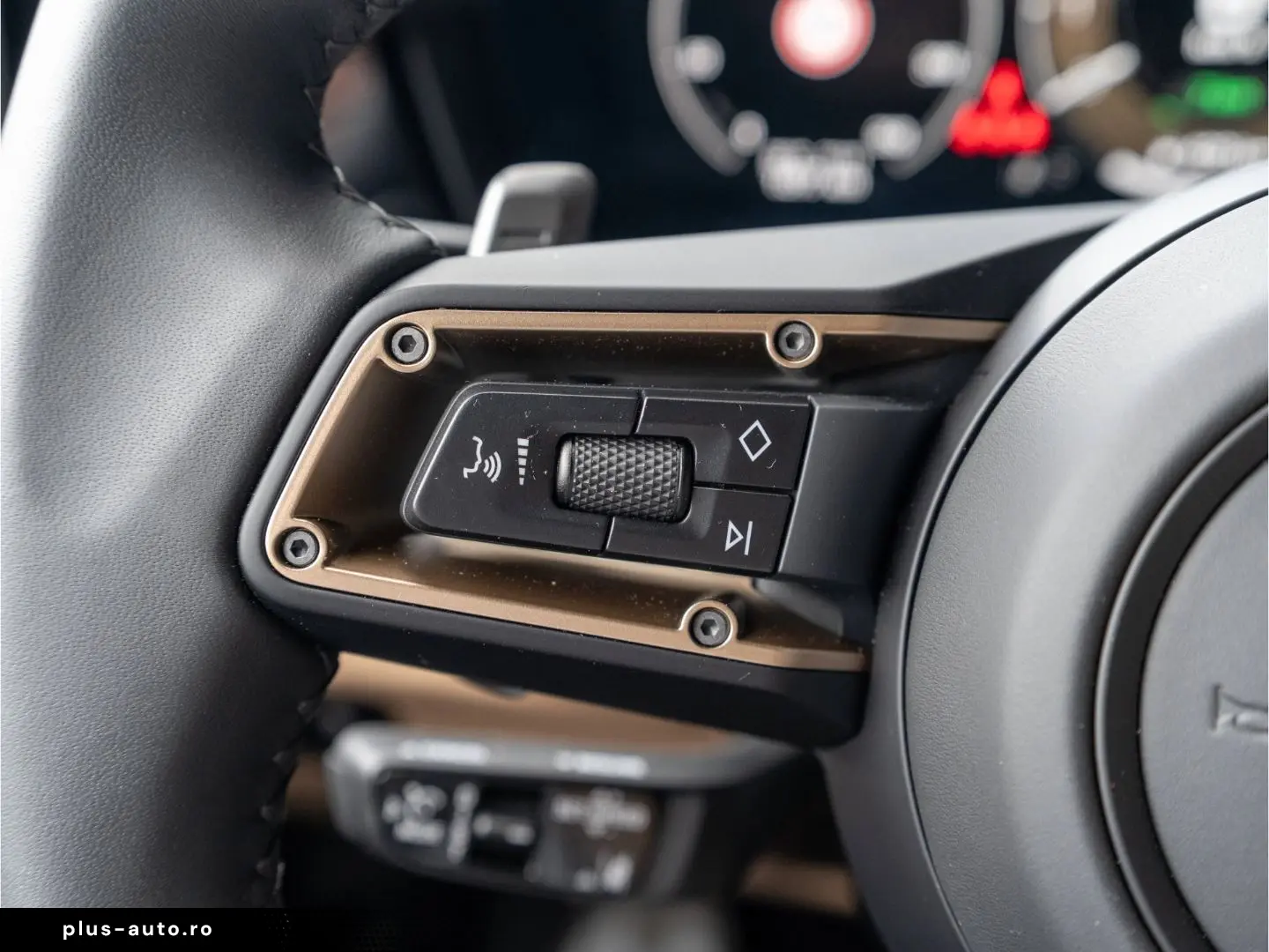 PORSCHE Cayenne Turbo E-Hybrid Burmester PDCC Massage
