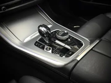 BMW X5 xDrive 30 d M Sport Pano HuD StHzg Massage