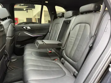 BMW X5 xDrive 30 d M Sport Pano HuD StHzg Massage