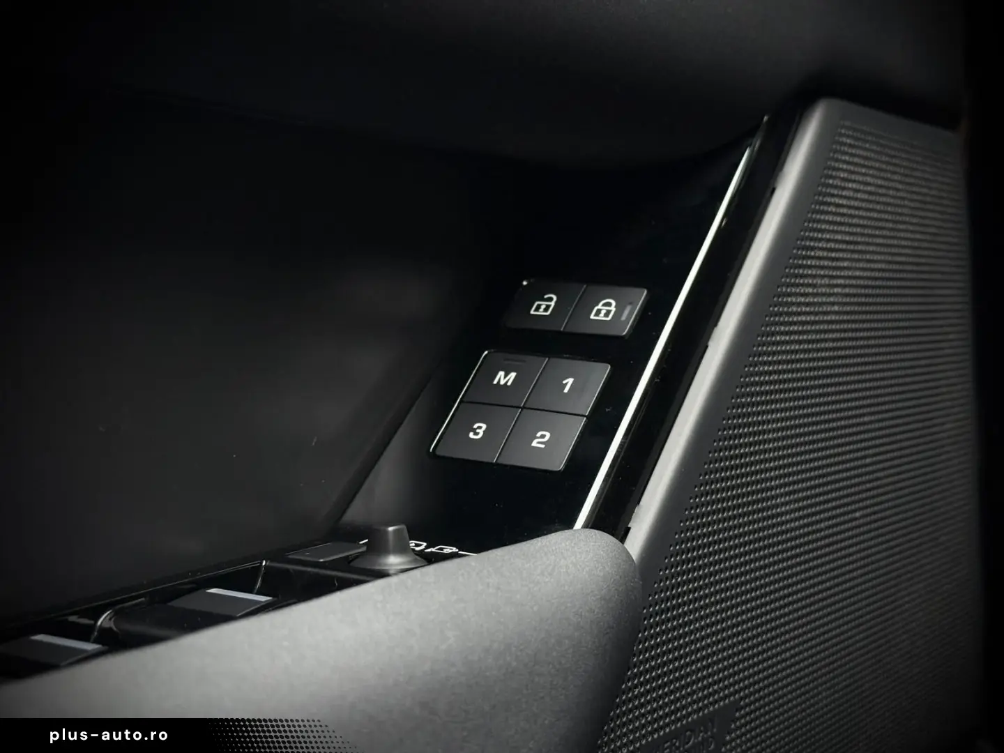 LAND ROVER Range Rover Velar Hybrid Dynamic SE Head-up AHK