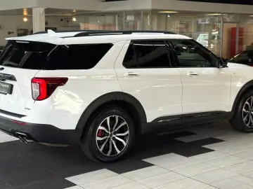 FORD Explorer ST-Line Plug-in-Hybrid 4x4 Pano B&O 7-S