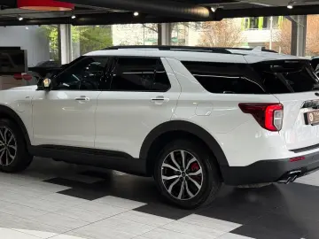 FORD Explorer ST-Line Plug-in-Hybrid 4x4 Pano B&O 7-S