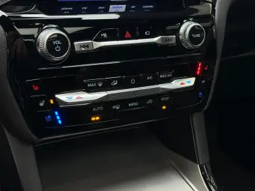 FORD Explorer ST-Line Plug-in-Hybrid 4x4 Pano B&O 7-S