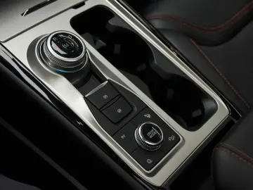 FORD Explorer ST-Line Plug-in-Hybrid 4x4 Pano B&O 7-S