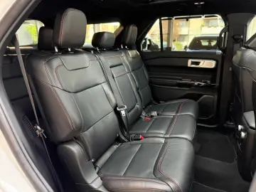 FORD Explorer ST-Line Plug-in-Hybrid 4x4 Pano B&O 7-S