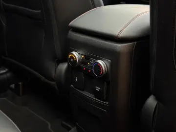 FORD Explorer ST-Line Plug-in-Hybrid 4x4 Pano B&O 7-S