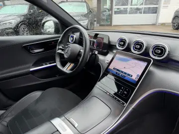 MERCEDES-BENZ C 220 d Limousine AMG Line Night Paket