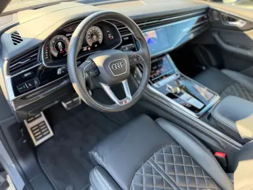 AUDI Q8 50 TDI quattro S line Competition Plus