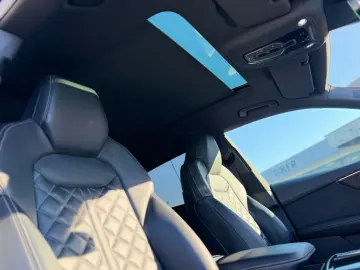 AUDI Q8 50 TDI quattro S line Competition Plus