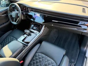 AUDI Q8 50 TDI quattro S line Competition Plus