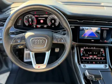 AUDI Q8 50 TDI quattro S line Competition Plus