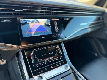 AUDI Q8 50 TDI quattro S line Competition Plus