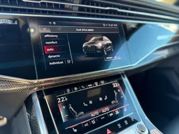 AUDI Q8 50 TDI quattro S line Competition Plus