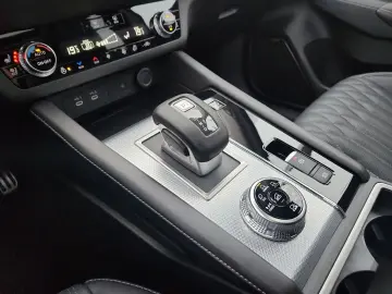 MITSUBISHI Plug-in Hybrid Outlander Diamant Top 4WD Dienstw