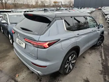 MITSUBISHI Plug-in Hybrid Outlander Diamant Top 4WD Dienstw