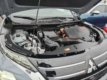 MITSUBISHI Plug-in Hybrid Outlander Diamant Top 4WD Dienstw