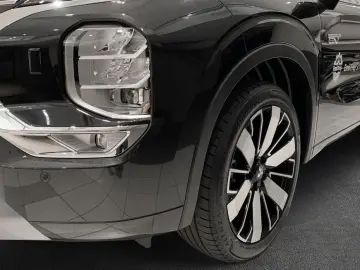 MITSUBISHI Outlander 2.4 4WD Plug-In Hybrid Top