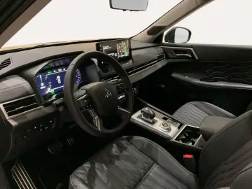 MITSUBISHI Outlander 2.4 4WD Plug-In Hybrid Top