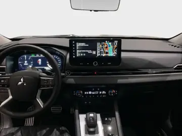 MITSUBISHI Outlander 2.4 4WD Plug-In Hybrid Top