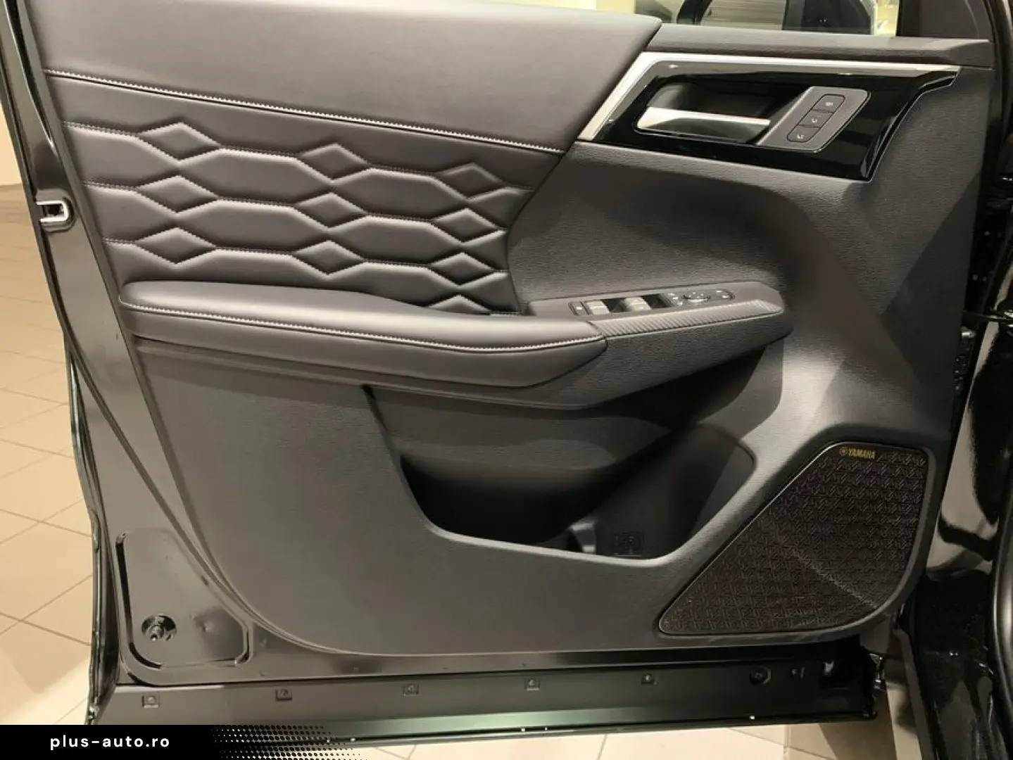 MITSUBISHI Outlander 2.4 4WD Plug-In Hybrid Top
