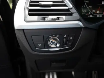 BMW X4 M40i xDrive PANO HUD 360  LASER
