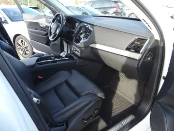 VOLVO XC 90 T8 Plus B Plug-In Hybrid AWD Leder Pano