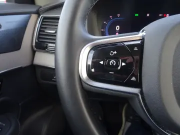 VOLVO XC 90 T8 Plus B Plug-In Hybrid AWD Leder Pano